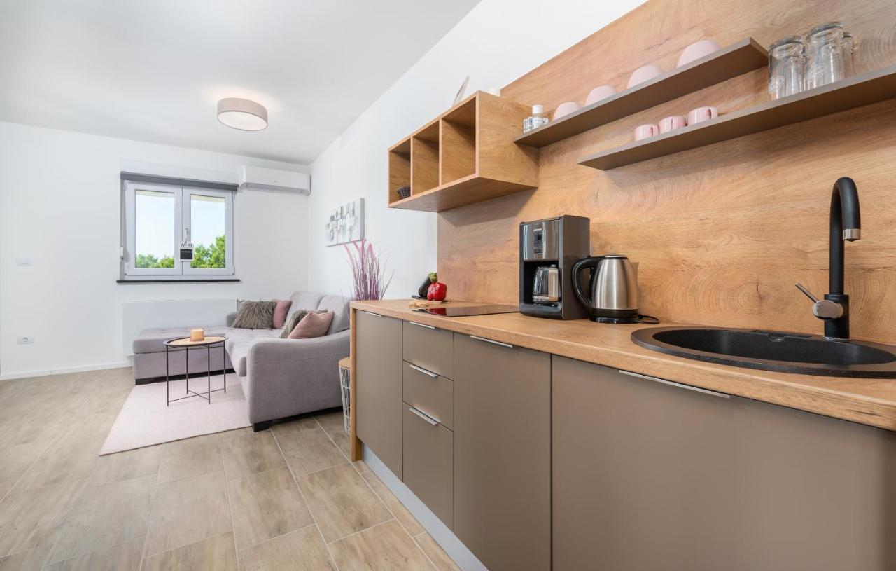 Apartments Amore Fazana Luaran gambar